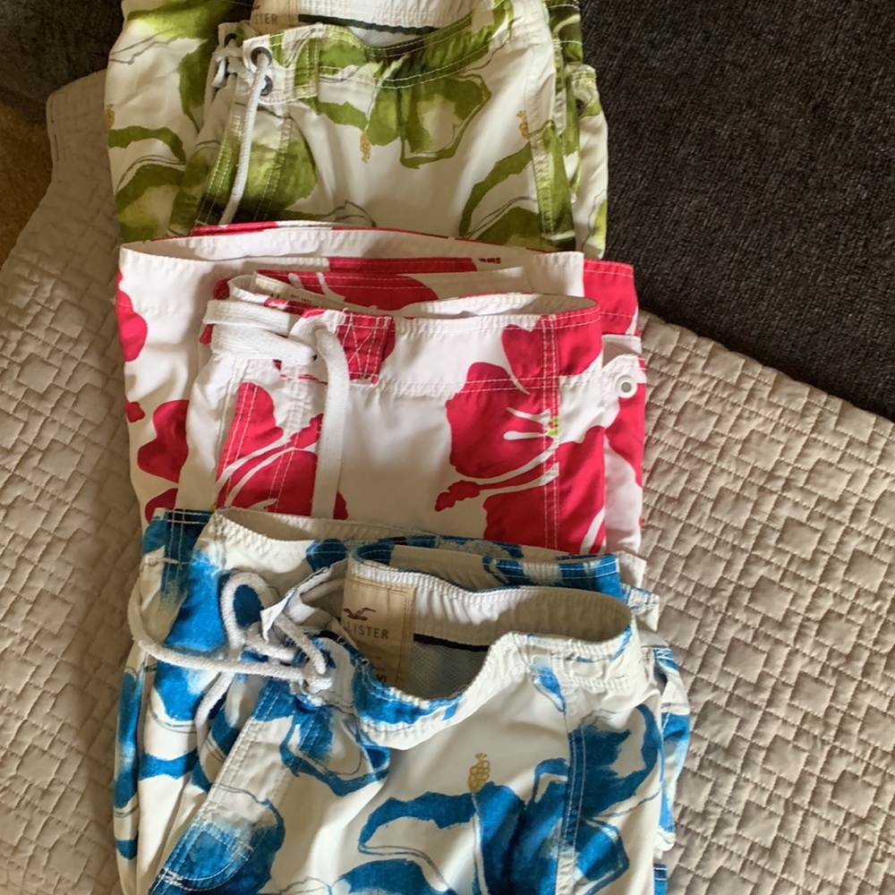 SOLD!!!!!Hollister men’s bathing suit( 3 piece lot)